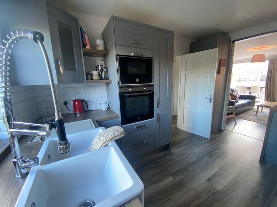 Central, Comfortable And Spacious 4 Bed Duplex Dublín Exterior foto