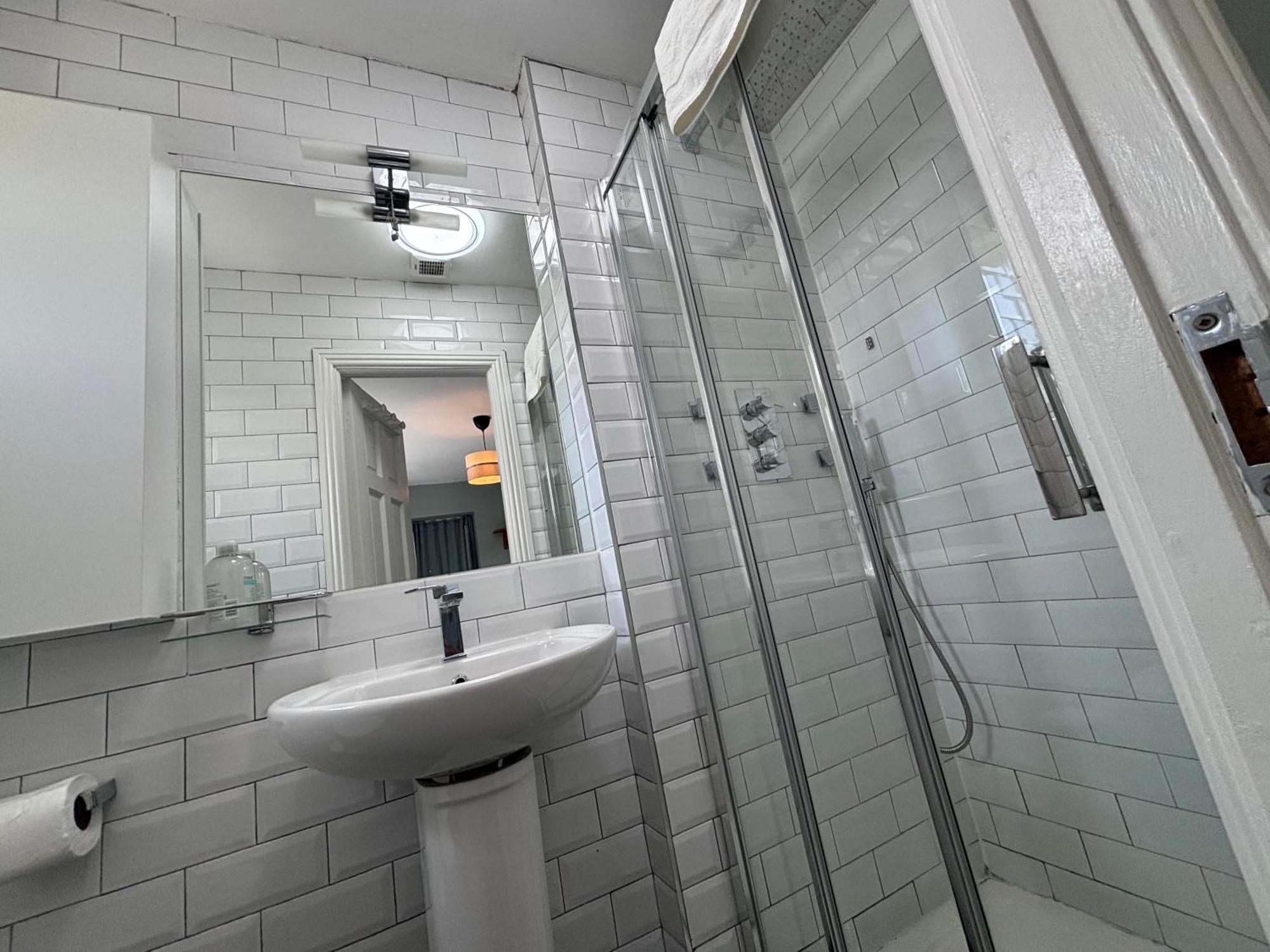 Central, Comfortable And Spacious 4 Bed Duplex Dublín Exterior foto
